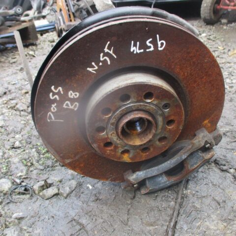 2016 GENUINE VW PASSAT B8 FRONT LEFT PASSENGER SIDE HUB