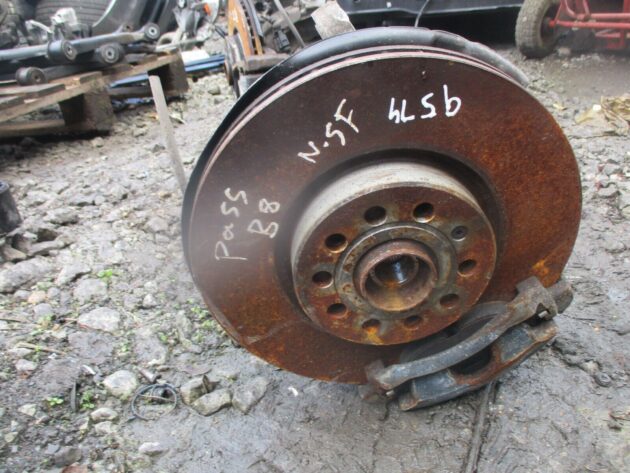 2016 GENUINE VW PASSAT B8 FRONT LEFT PASSENGER SIDE HUB - Image 2