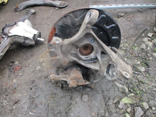 2016 GENUINE VW PASSAT B8 FRONT LEFT PASSENGER SIDE HUB - Image 3