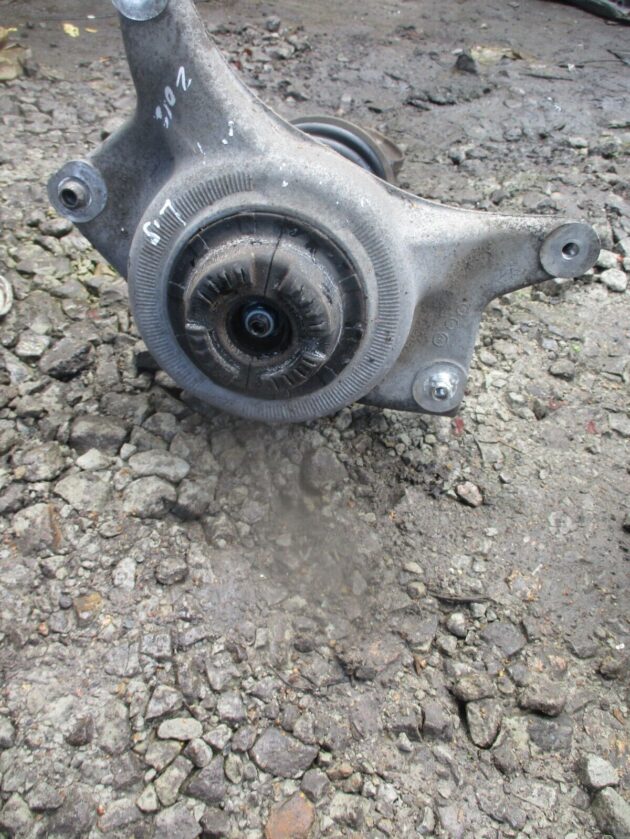 2012 GENUINE AUDI A4 FRONT LEFT PASSENGER SIDE SHOCK ABSORBER SHOCKER 8K0031CB - Image 2