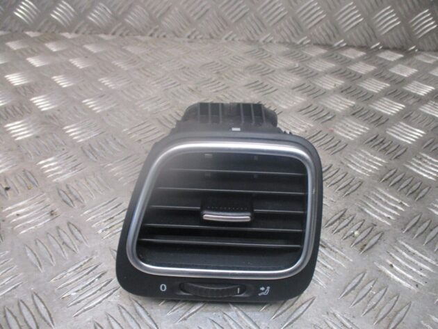 2009 GENUINE VW SCIROCCO FRONT LEFT PASSENGER SIDE AIRVENT 1Q0819703G - Image 2