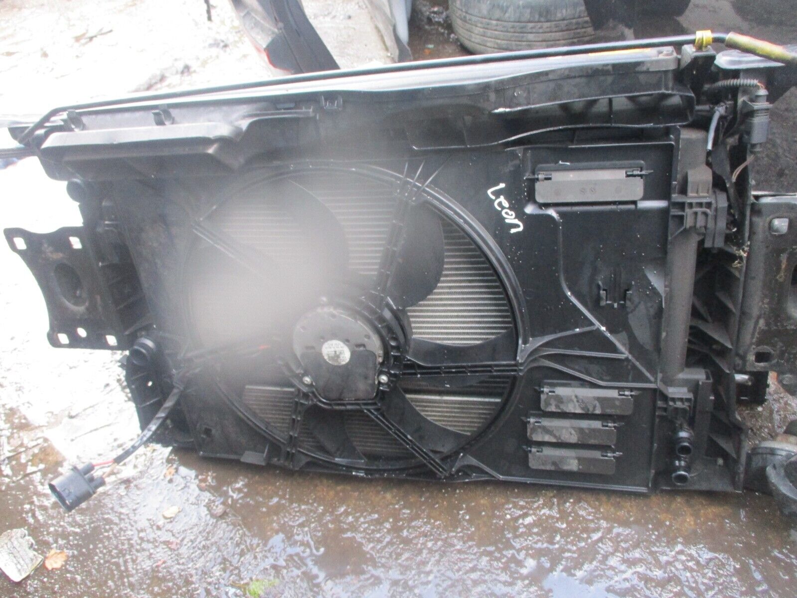 2015 GENUINE SEAT LEON 1.6TDI FRONT COMPLETE RADIATOR RAD PACK - Image 3