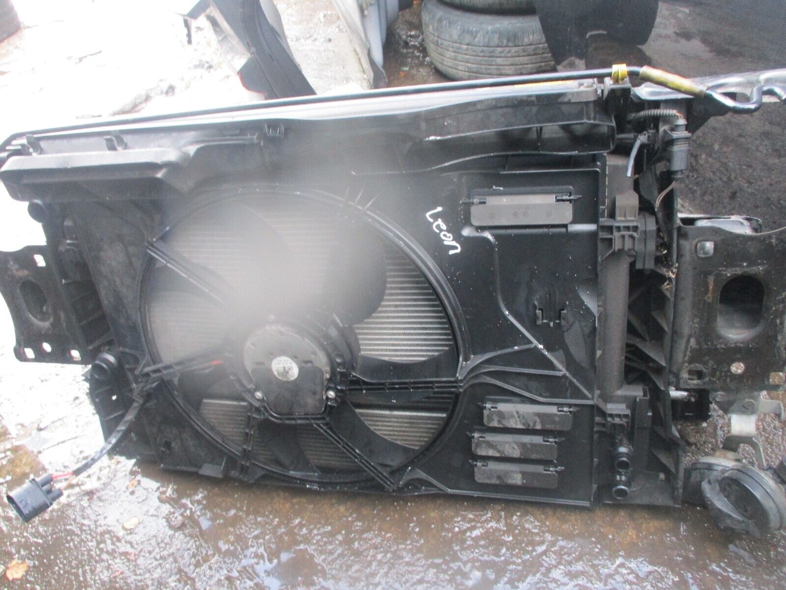 2015 GENUINE SEAT LEON 1.6TDI FRONT COMPLETE RADIATOR RAD PACK - Image 4