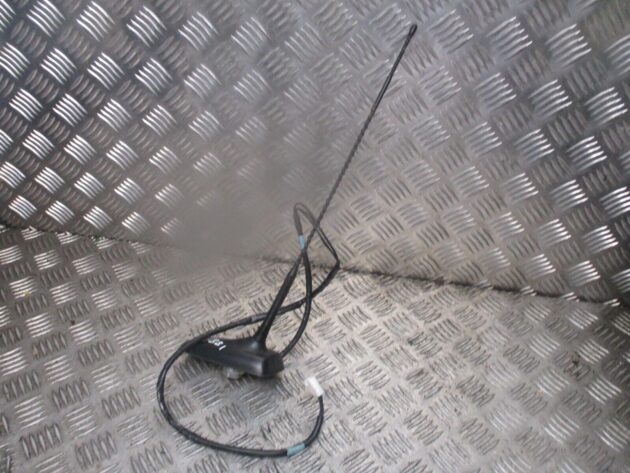2014 GENUINE TOYOTA VERSO REAR ROOF AERIAL ANTENNA