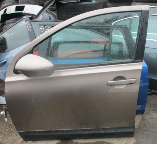 2007 GENUINE NISSAN QASHQAI 5 SEATER FRONT LEFT PASSENGER SIDE BARE SHELL DOOR