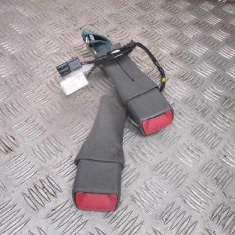 2010 GENUINE TOYOTA PRIUS REAR RIGHT DRIVER SIDE TWIN BUCKLE