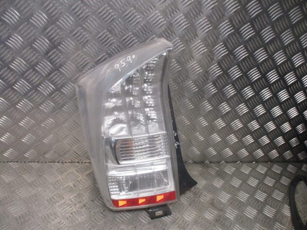 2010 GENUINE TOYOTA PRIUS REAR LEFT PASSENGER SIDE TAILLIGHT LAMP NSR