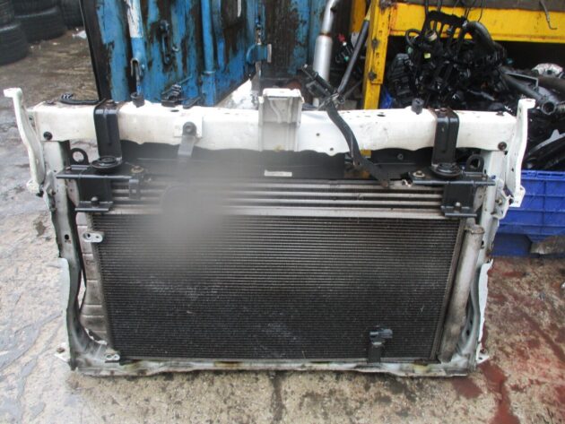 2014 GENUINE TOYOTA VERSO 1.6 TDI DIESEL FRONT RADIATOR RAD PACK - Image 2