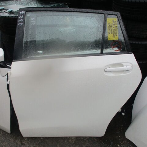 2014 GENUINE TOYOTA VERSO REAR LET PASSENGER SIDE BARE SHELL DOOR NSR
