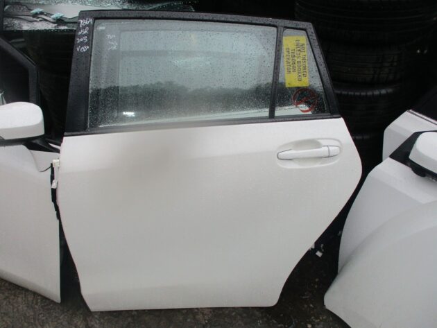 2014 GENUINE TOYOTA VERSO REAR LET PASSENGER SIDE BARE SHELL DOOR NSR - Image 3