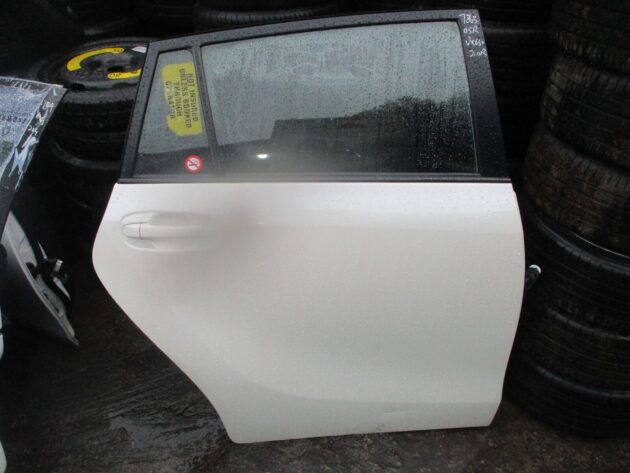 2014 GENUINE TOYOTA VERSO REAR RIGHT DRIVER SIDE BARE SHELL DOOR OSR - Image 2