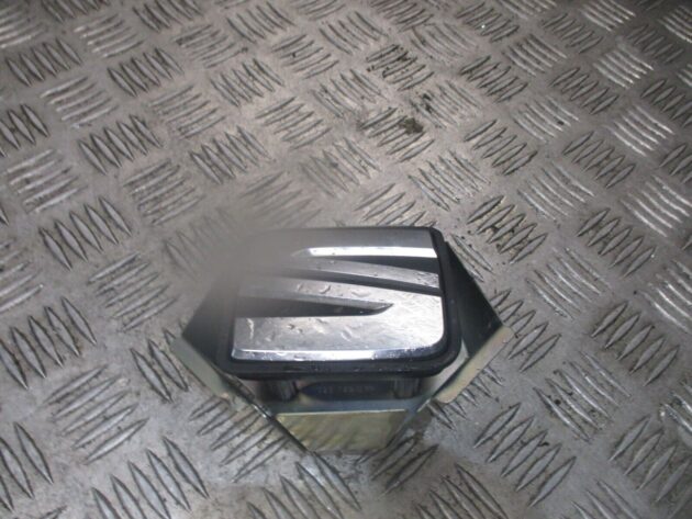 2015 GENUINE SEAT LEON REAR TAILGATE BOOT RELEASE HANDLE 5F0827505 - Image 2