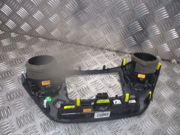 2017 GENUINE HYUNDAI I10 FRONT CENTRE DASHBOARD HEATER AC AIRVENTS 84740B4900 - Image 3