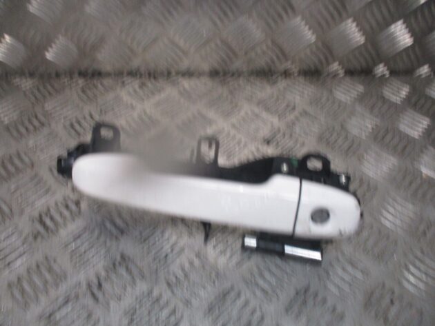 2014 GENUINE TOYOTA AURIS FRONT RIGHT DRIVER SIDE EXTERIOR DOOR HANDLE - Image 2