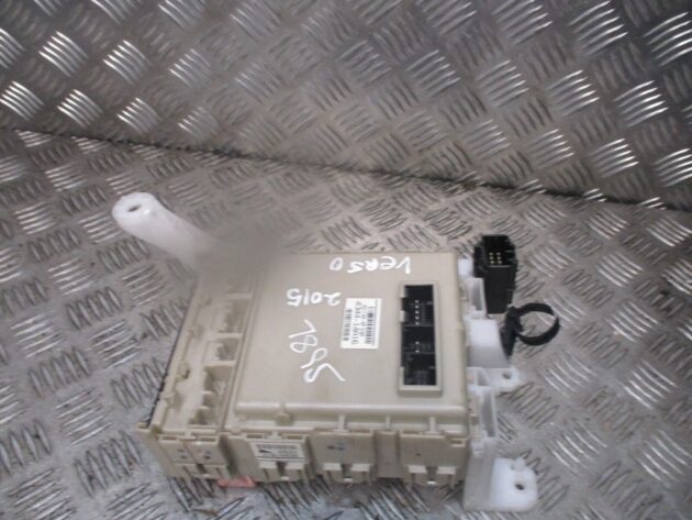 2014 GENUINE TOYOTA VERSO FUSE BOX RELAY CONTROL MODULE UNIT 827300F330