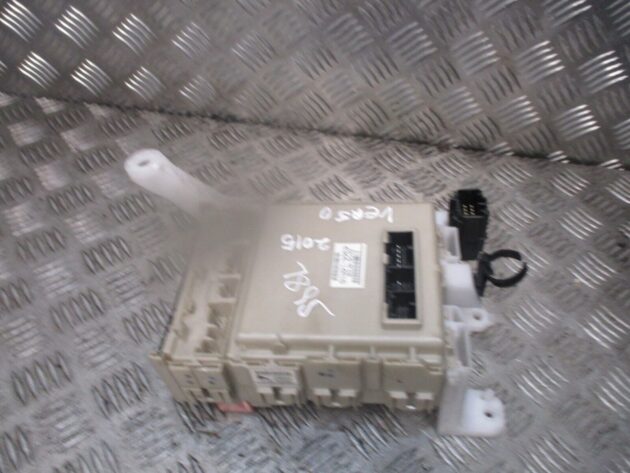 2014 GENUINE TOYOTA VERSO FUSE BOX RELAY CONTROL MODULE UNIT 827300F330 - Image 2
