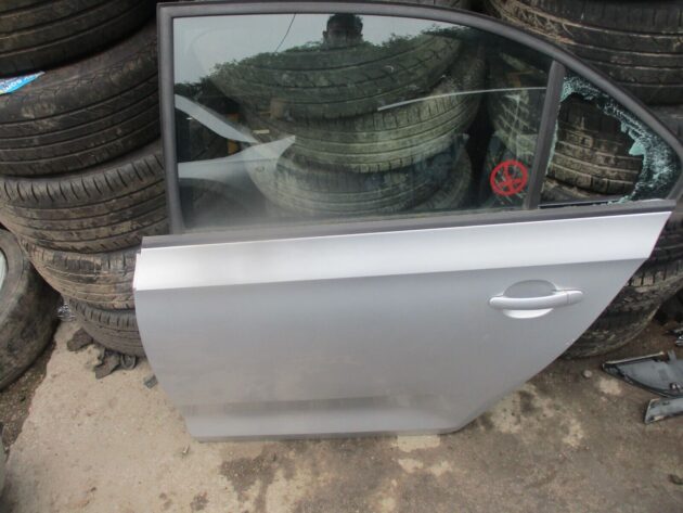 2014 GENUINE SEAT TOLEDO REAR LEFT PASSENGER SIDE BARE SHELL DOOR NSR - Image 2