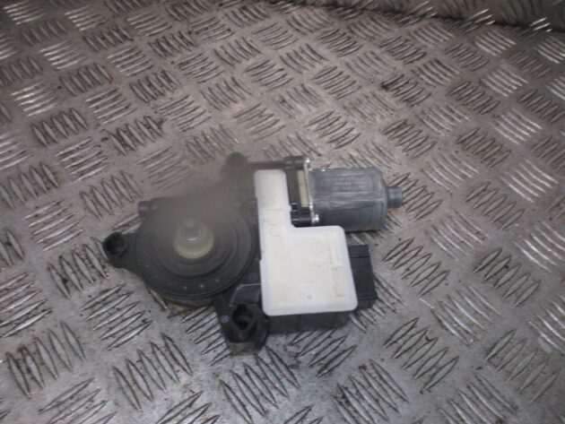 2018 GENUINE SEAT ARONA FRONT RIGHT DRIVER SIDE DOOR WINDOW MOTOR 2Q2959882