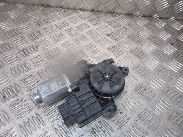 2018 GENUINE SEAT ARONA FRONT RIGHT DRIVER SIDE DOOR WINDOW MOTOR 2Q2959882 - Image 2