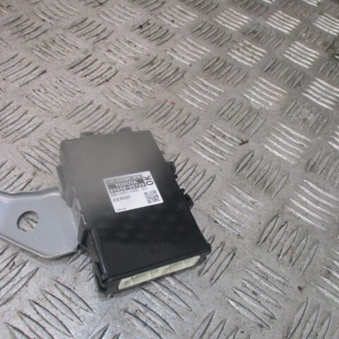 2013 GENUINE TOYOTA AVENSIS POWER MANAGEMENT CONTROL MODULE UNIT 8969005120