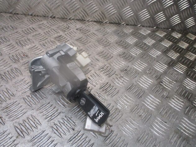 2013 GENUINE TOYOTA AVENSIS IGNITION BARREL & KEY 8978305030