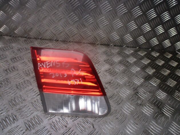 2013 GENUINE TOYOTA AVENSIS FRONT RIGHT DRIVER SIDE TAILLIGHT LAMP OSR