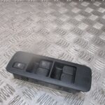 2010 GENUINE NISSAN QASHQAI FRONT RIGHT DRIVER SIDE WINDOW SWITCH 25401JD00A