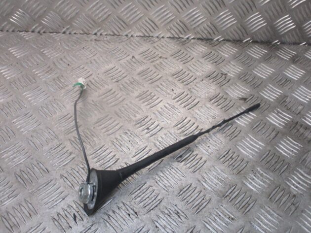 2014 GENUINE SEAT TOLEDO REAR AERIAL ANTENNA - Image 2