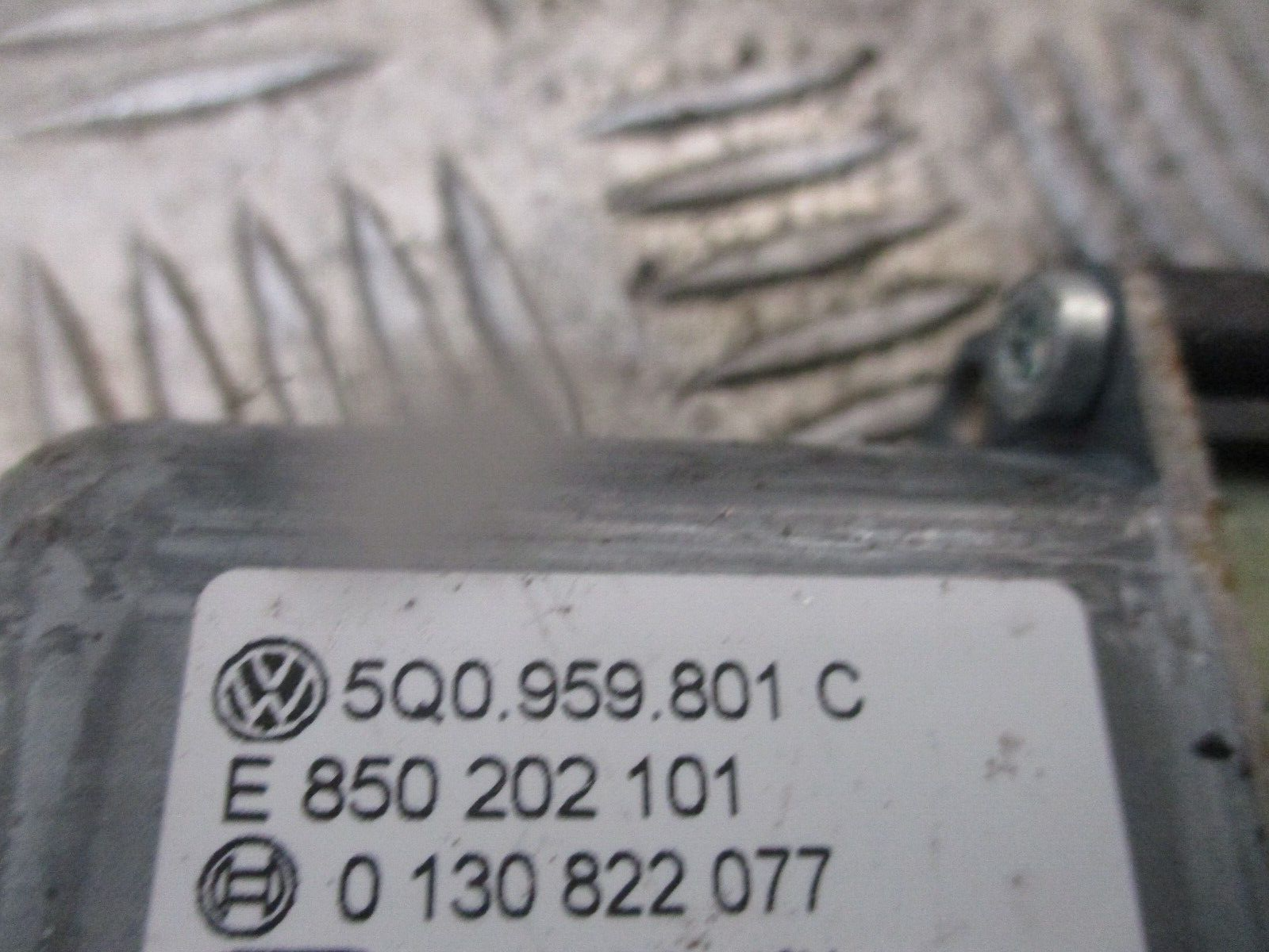 2015 GENUINE VW GOLF MK7 FRONT LEFT PASSENGER SIDE WINDOW MOTOR 5Q0959801C - Image 3