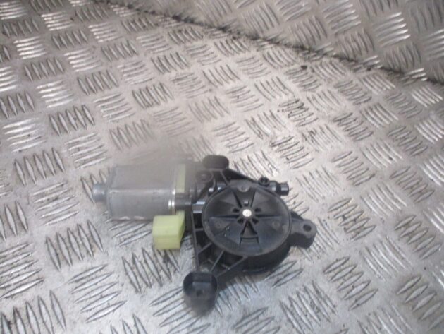 2014 GENUINE AUDI A3 8V FRONT RIGHT DRIVER SIDE WINDOW MOTOR 5Q0959801B - Image 3