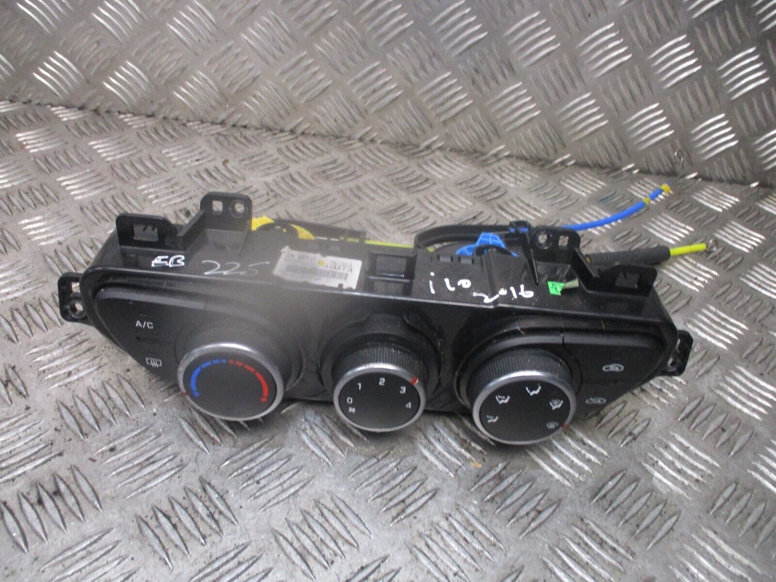 2016 GENUINE HYUNDAI I10 AC HEATER CLIMATE CONTROL SWITCH PANEL 97250B9400