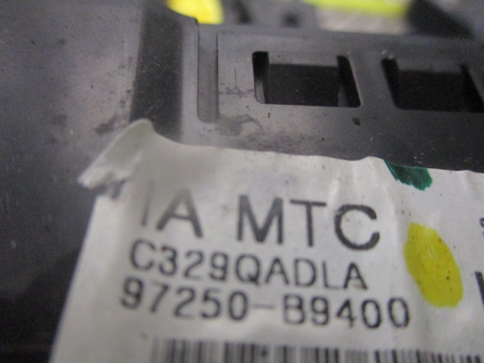 2016 GENUINE HYUNDAI I10 AC HEATER CLIMATE CONTROL SWITCH PANEL 97250B9400 - Image 3