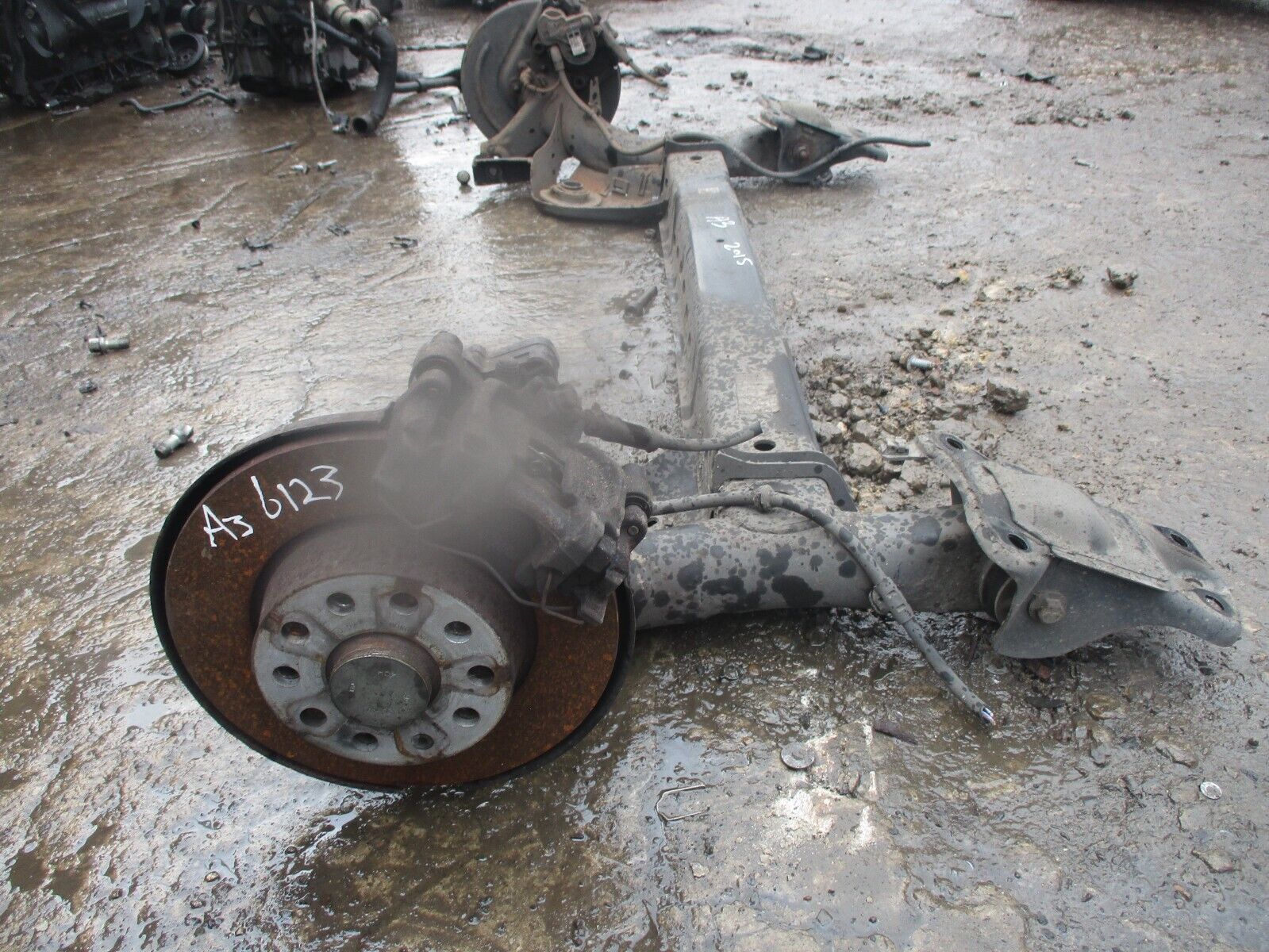 2015 GENUINE AUDI A3 1.6 TDI REAR COMPLETE AXLE - Image 3