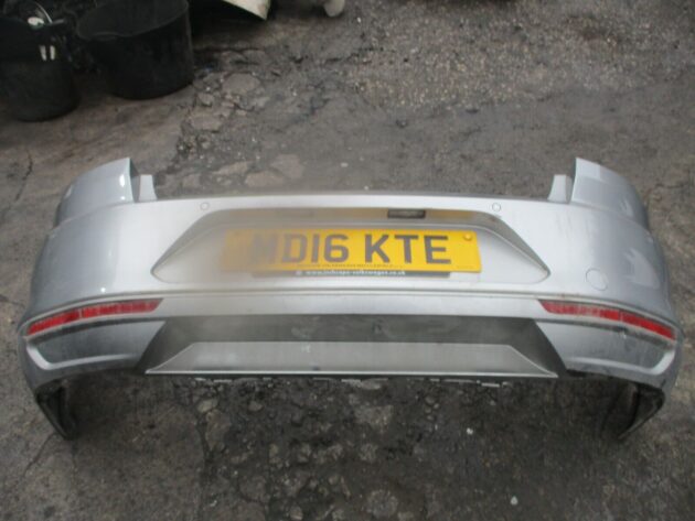 2016 GENUINE VW PASSAT B8 SALOON REAR COMPLETE BUMPER WITH SENSOR - Image 2