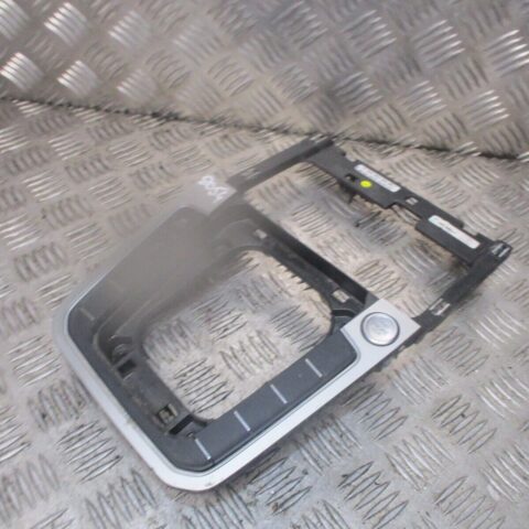 2016 GENUINE VW PASSAT B8 GEAR STICK SURROUND TRIM WITH SWITCH 3G2864263