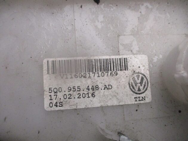 2016 GENUINE SEAT LEON FRONT WINDSCREEN WASHER BOTTLE 5Q0955448AD - Image 2