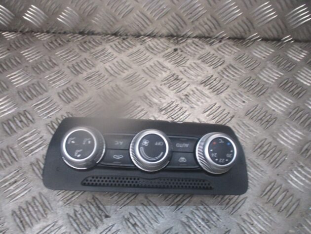 2018 GENUINE AUDI A1 8X AC HEATER CLIMATE CONTROL SWITCH PANEL 8XA820043 - Image 2