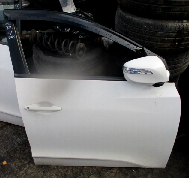 2013 GENUINE HYUNDAI IX35 FRONT RIGHT DRIVER SIDE BARE SHELL DOOR OSF