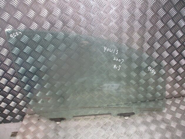 2007 GENUINE TOYOTA YARIS FRONT RIGHT DRIVER SIDE WINDOW GLASS OSF - Image 2