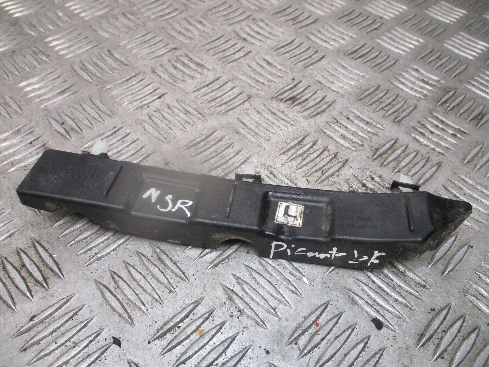 2015 GENUINE KIA PICANTO REAR LEFT PASSENGER SIDE BUMPER BRACKET 86613-1Y000 - Image 3