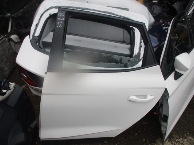 2023 GENUINE SEAT ARONA REAR LEFT PASSENGER SIDE BARE SHELL DOOR NSR - Image 2