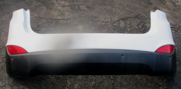 2013 GENUINE HYUNDAI IX35 REAR COMPLETE BUMPER WITH SENSOR