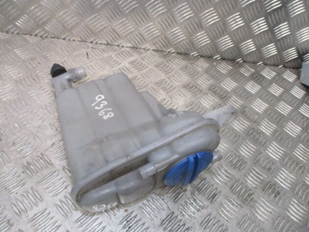 2012 GENUINE AUDI A4 EXPANSION OVERFLOW COOLANT BOTTLE RESRVIOR 8K0121403Q - Image 2