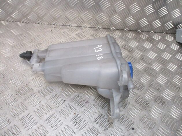 2012 GENUINE AUDI A4 EXPANSION OVERFLOW COOLANT BOTTLE RESRVIOR 8K0121403Q - Image 3