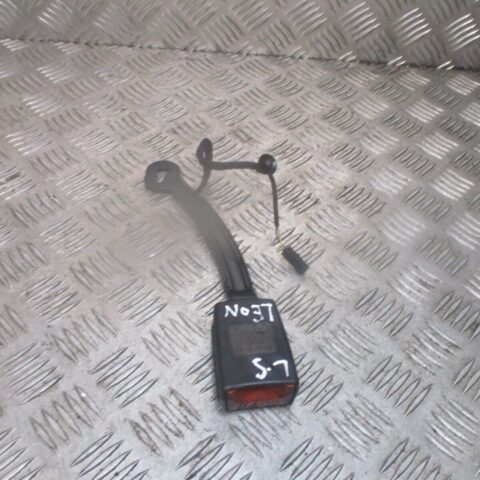 2016 SEAT LEON FRONT LEFT PASSENGER SIDE SEAT BELT BUCKLE STALK 5F0857755 OEM