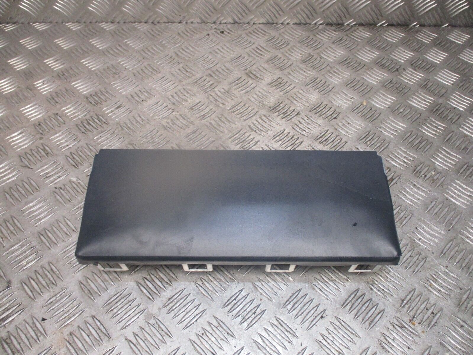 2015 GENUINE AUDI A3 8V DRIVER SIDE KNEE BAG 8V2880841D