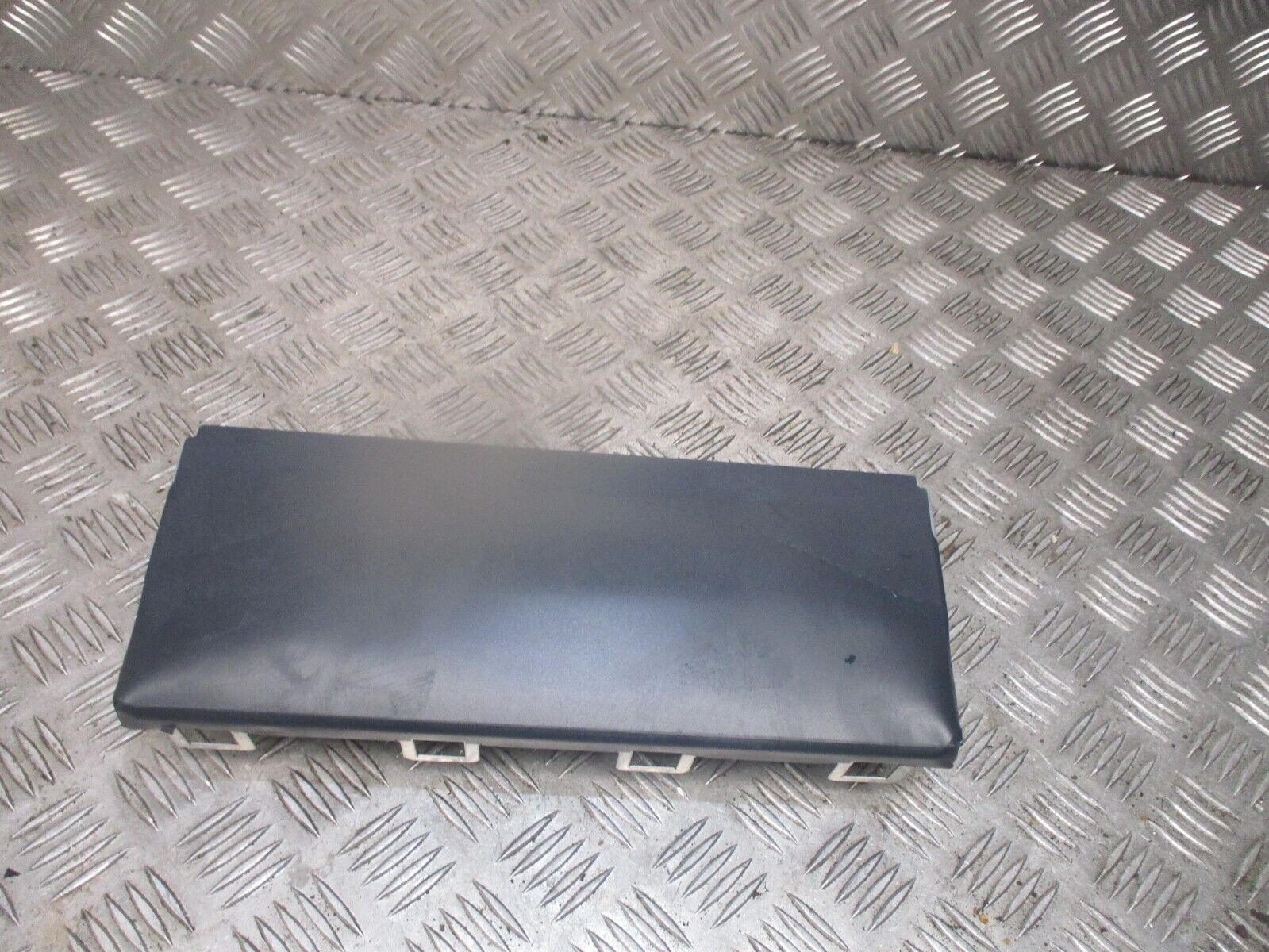 2015 GENUINE AUDI A3 8V DRIVER SIDE KNEE BAG 8V2880841D - Image 2