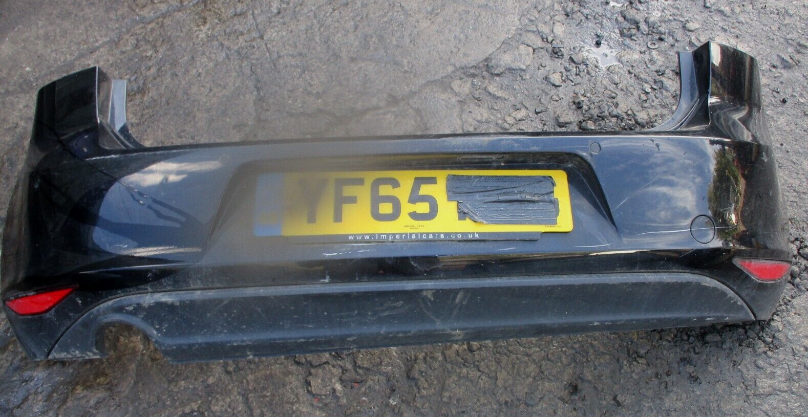 2015 GENUINE VW GOLF MK7 REAR COMPLETE BUMPER WITH SENSOR