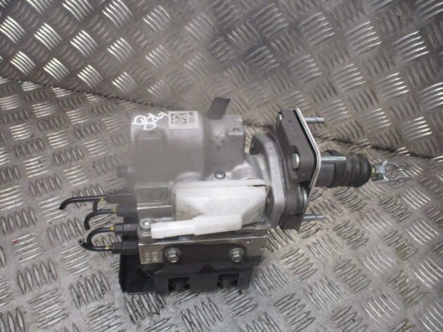 2020 GENUINE HYUNDAI IONIQ HYBRID BRAKE MASTER CYLINDER 58500G2500 - Image 3